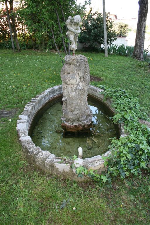 B&B Il Glicine Bedizzole Bagian luar foto