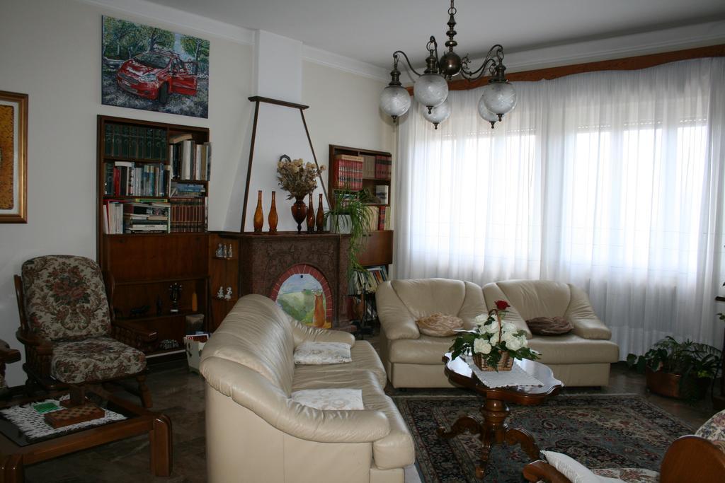 B&B Il Glicine Bedizzole Bagian luar foto