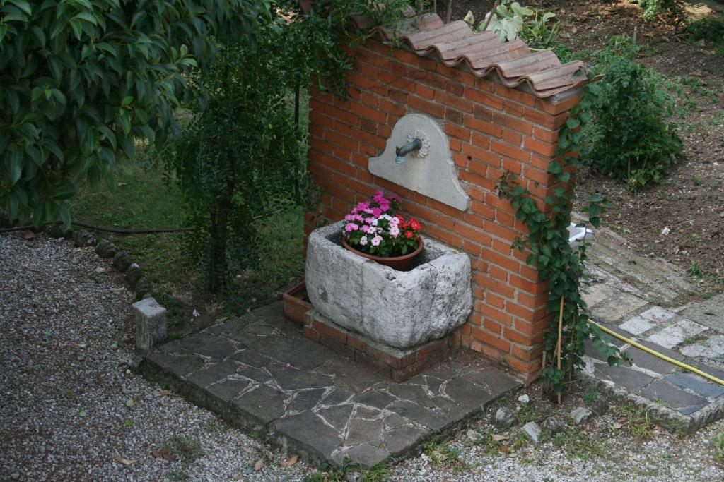 B&B Il Glicine Bedizzole Bagian luar foto